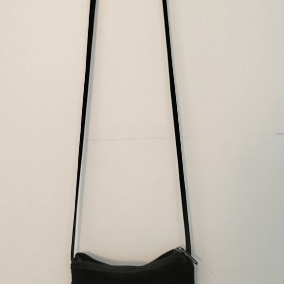 Black suede fringed zipper purse, shoulder/cross-body. 7 x 7 inch + 23" strap. - Picture 2 of 4